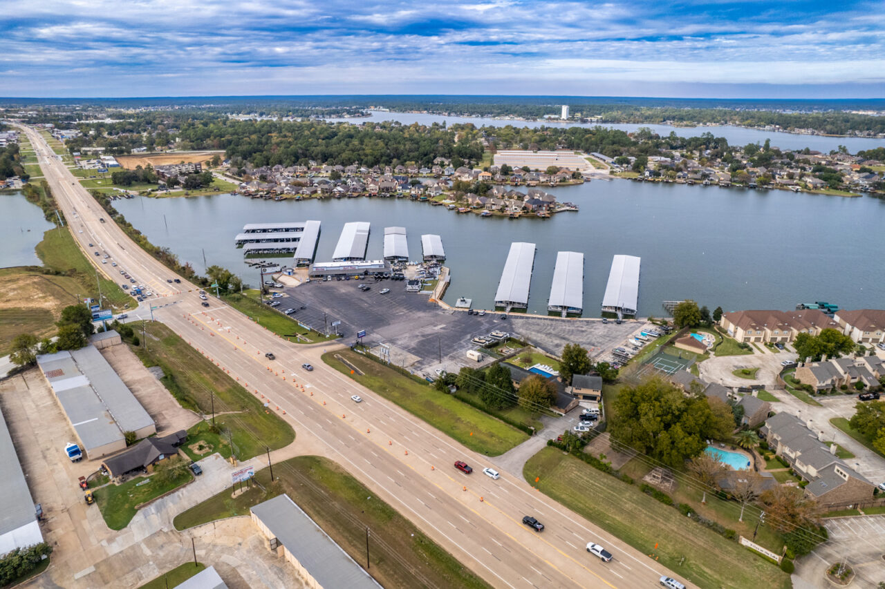 Boat Rentals at April Plaza Marina on Lake Conroe, Texas